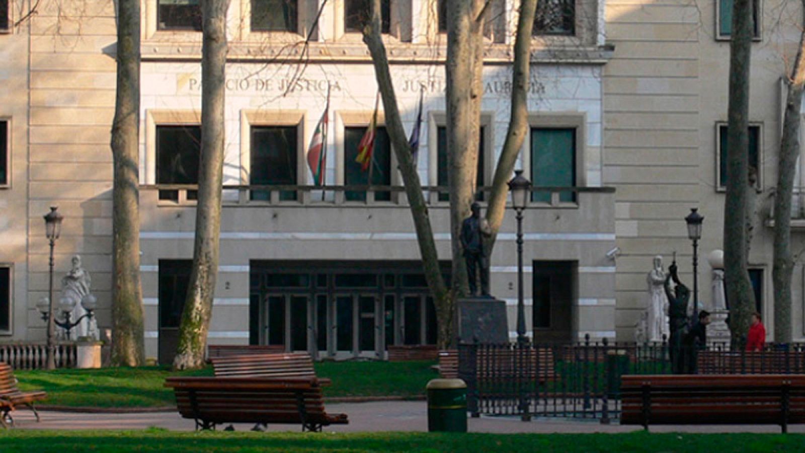 Exterior de la sede del Tribunal Superior de Justicia del País Vasco