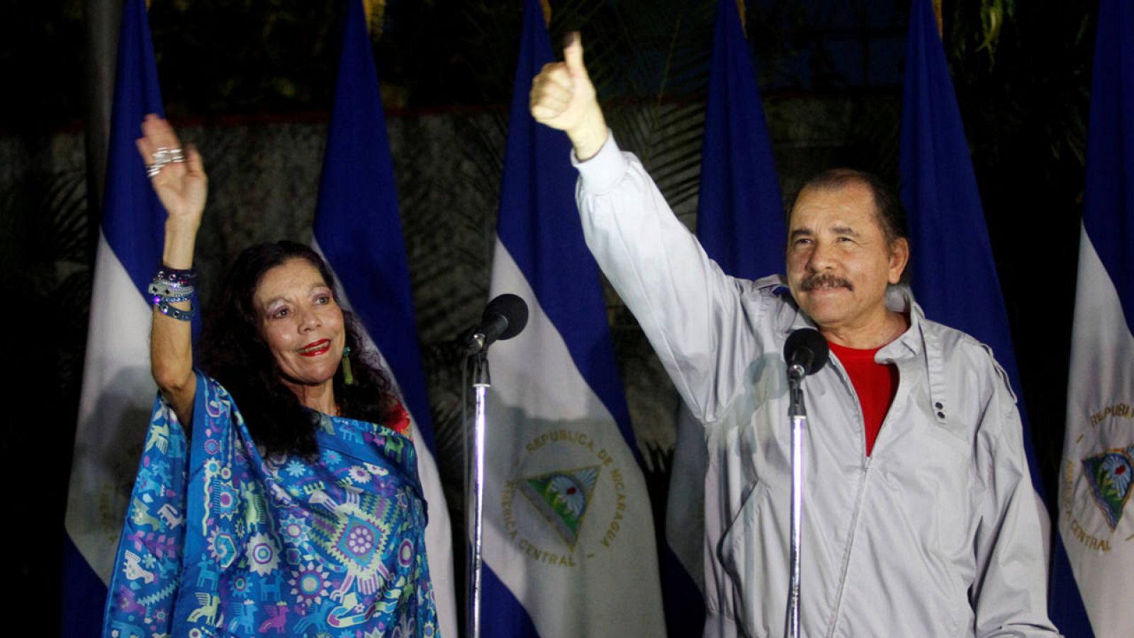  El presidente de Nicaragua, Daniel Ortega, junto a su mujer Rosario Murillo, candidata a la vicepresidencia.