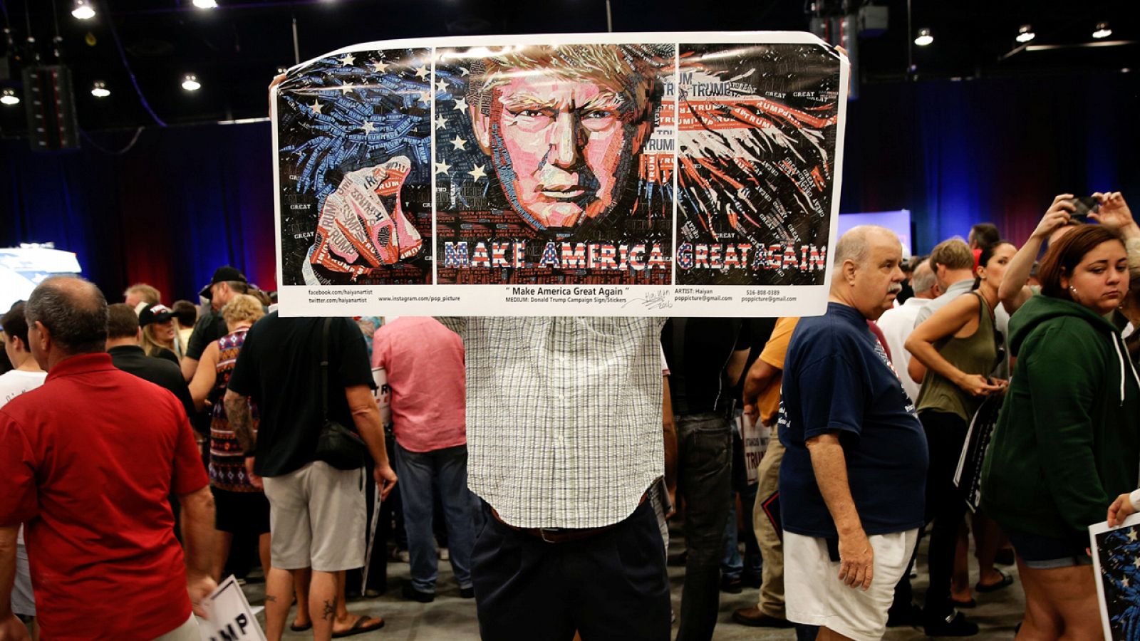 Pancarta con una imagen del presidente electo de EE.UU. Donald Trump