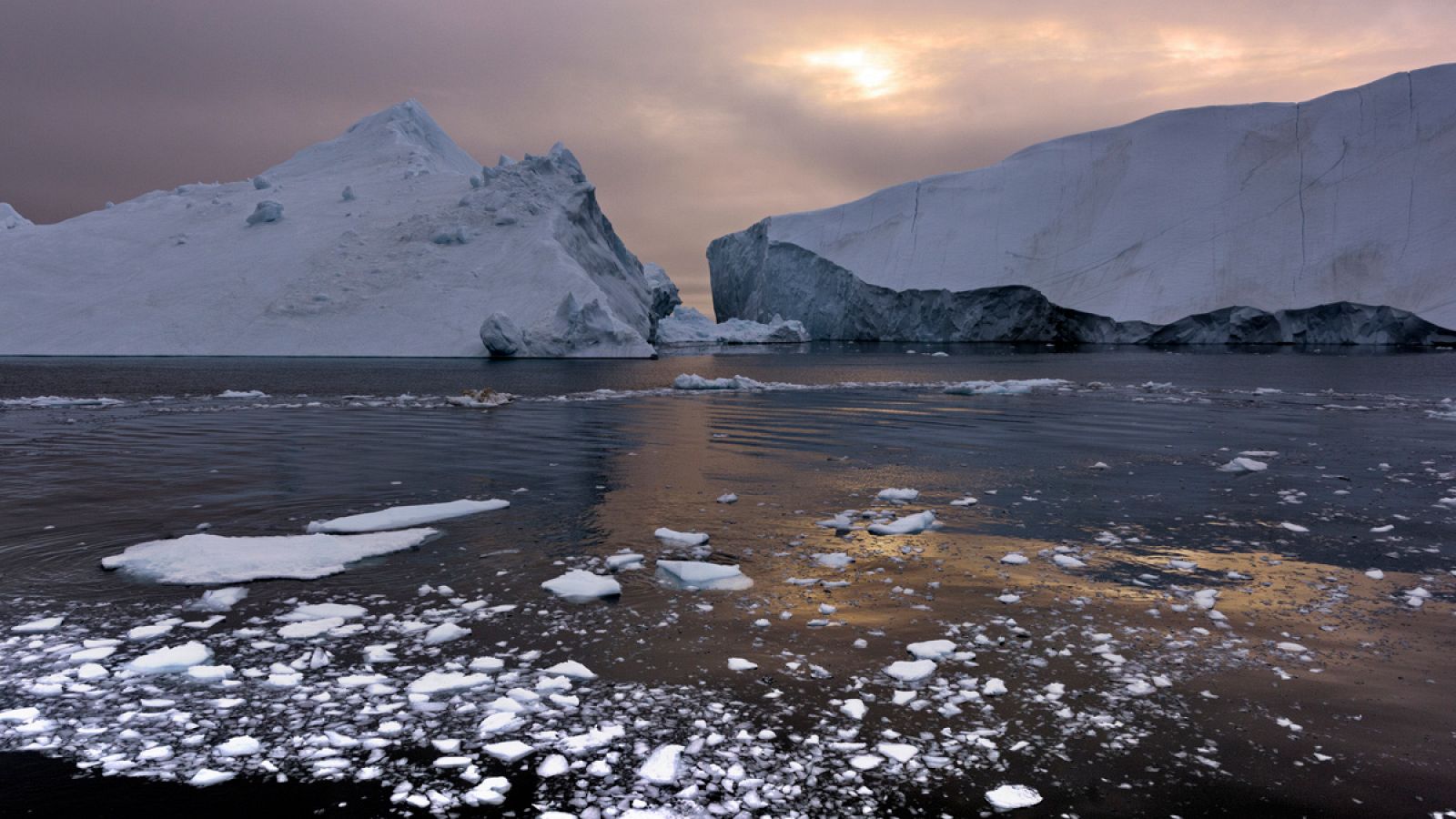 El aumento de temperaturas ha ido asociado a registros récord en otros fenómenos como la disminución del hielo ártico.