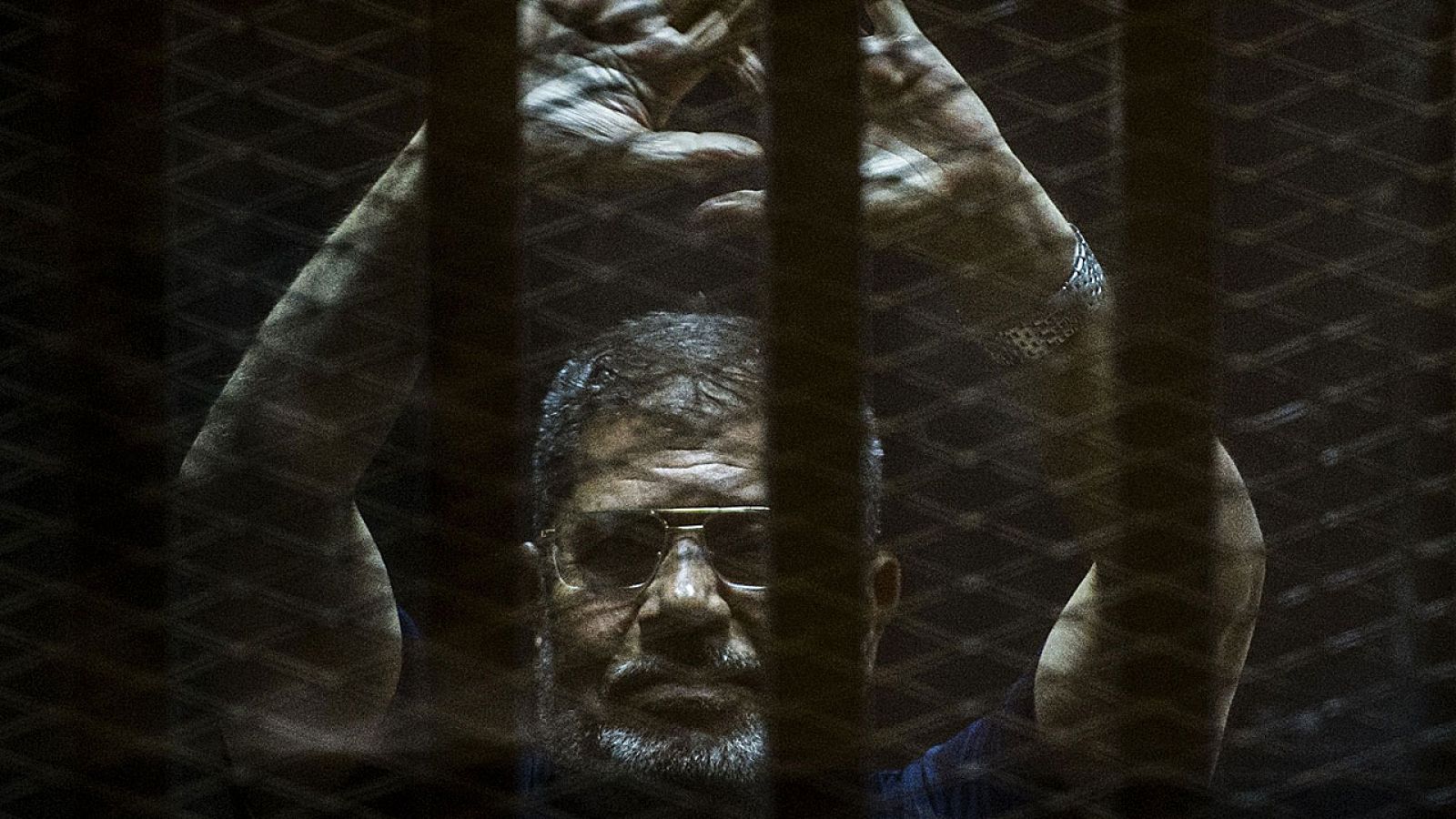 La justicia egipcia anula la sentencia a muerte del presidente depuesto Mohamed Morsi.