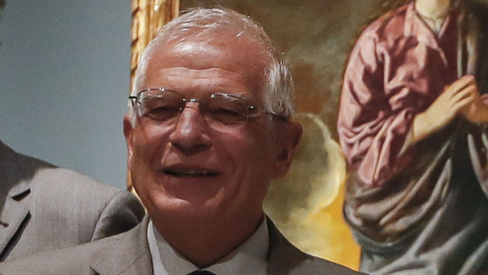 Borrell en una exposición en Sevilla patrocinada por Abengoa
