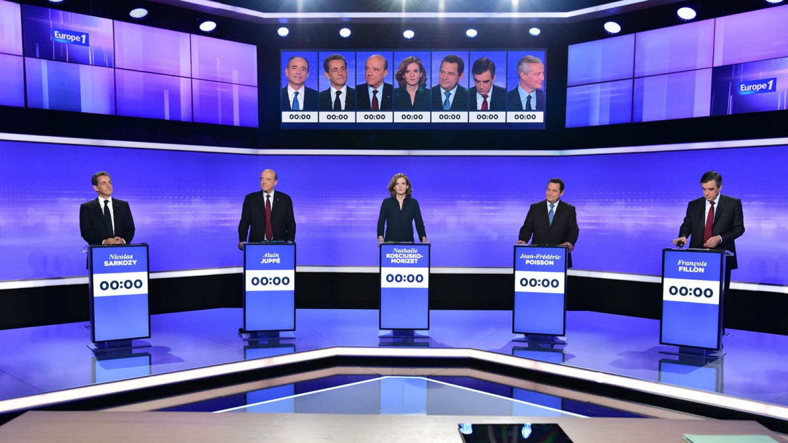 Imagen del comienzo del tercer debate televisado entre los siete aspirantes a ser el candidato del centro-derecha en las presidenciales de 2017.