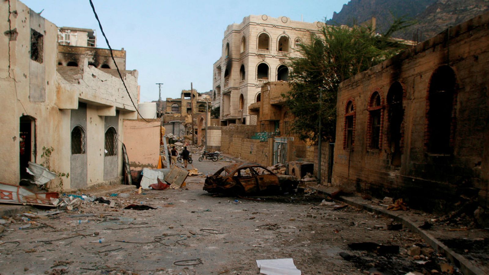 Una calle desierta de la ciudad de Taiz (sureste de Yemen) un enclave en el que la tregua no se ha respetado ni siquiera unos minutos..