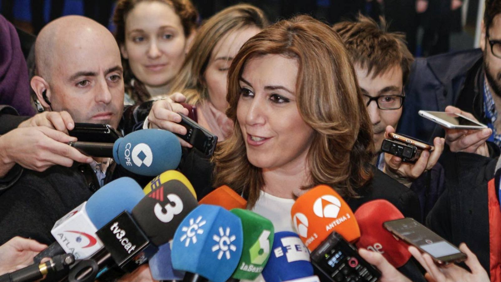 Susana Díaz atiende a los medios en Bruselas.