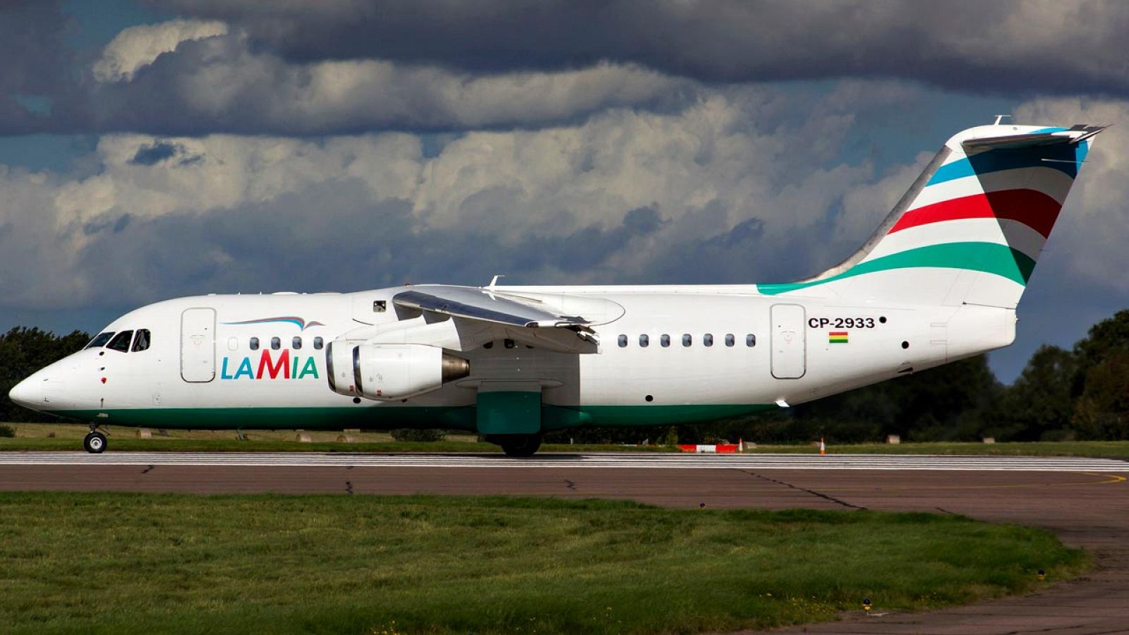 Un Avro RJ85 de la compañía Lamia, igual al que se estrelló en Colombia