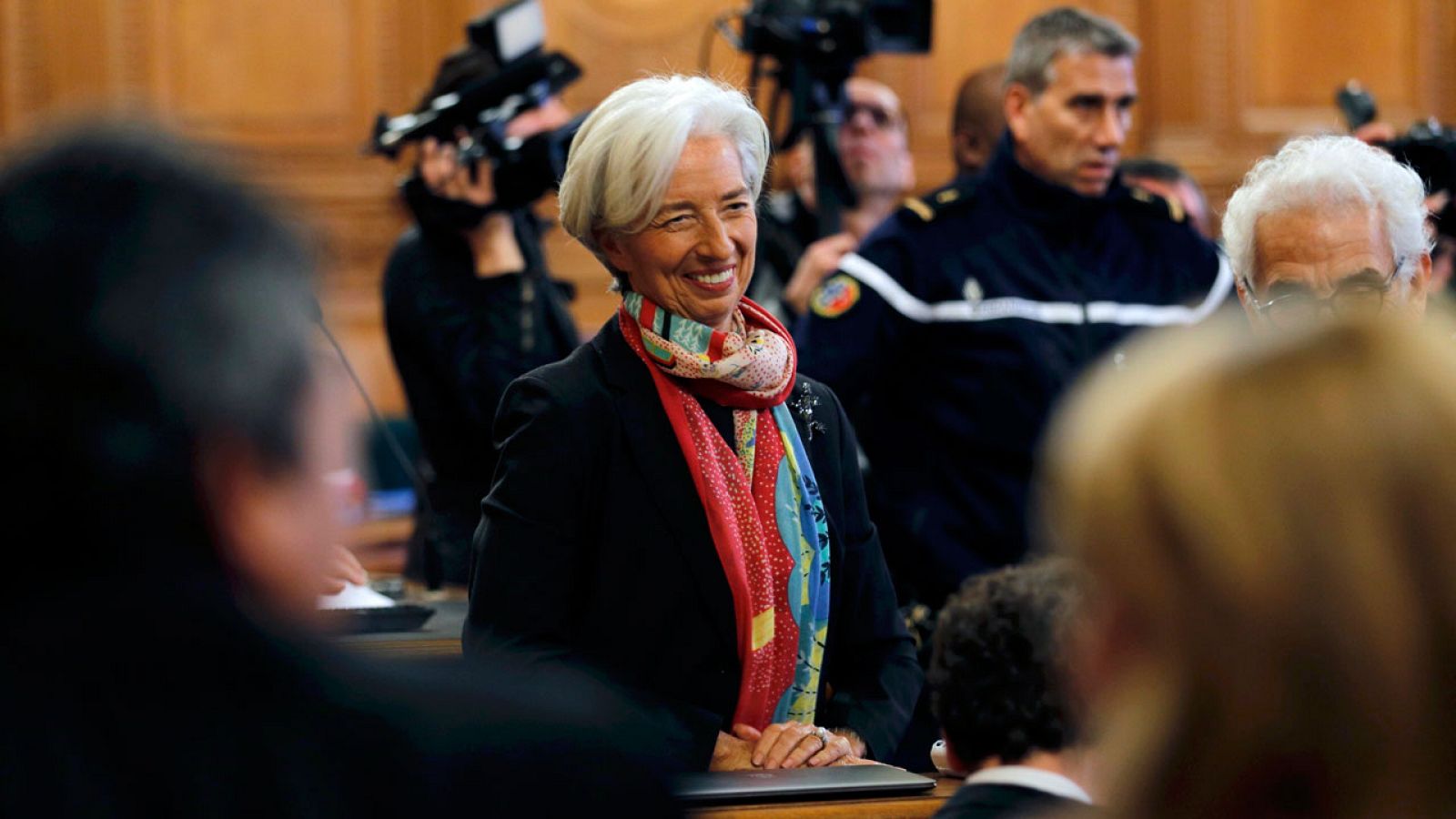 La directora del FMI, Christine Lagarde, antes del inicio de su juicio en París