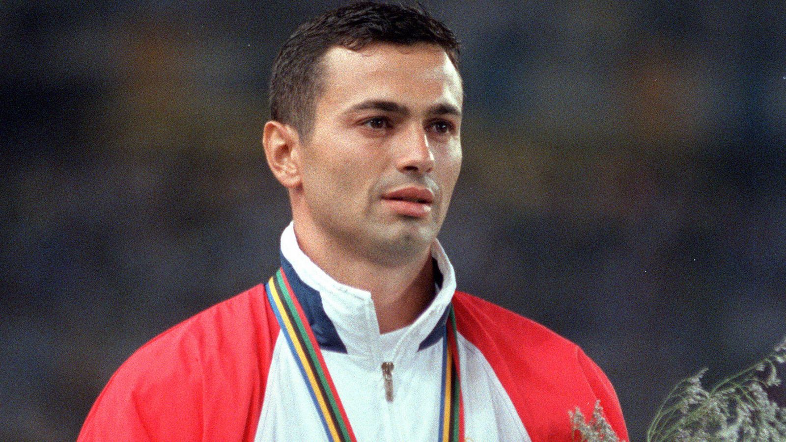 Antonio Peñalver, con la plata ganada en Barcelona 1992