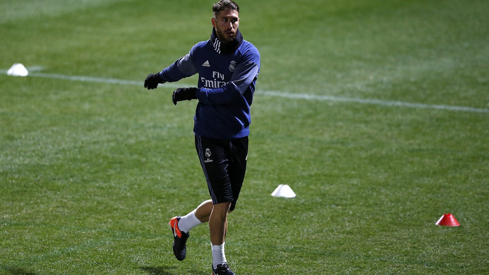 Sergio Ramos, durante el entrenamiento del Real Madrid.