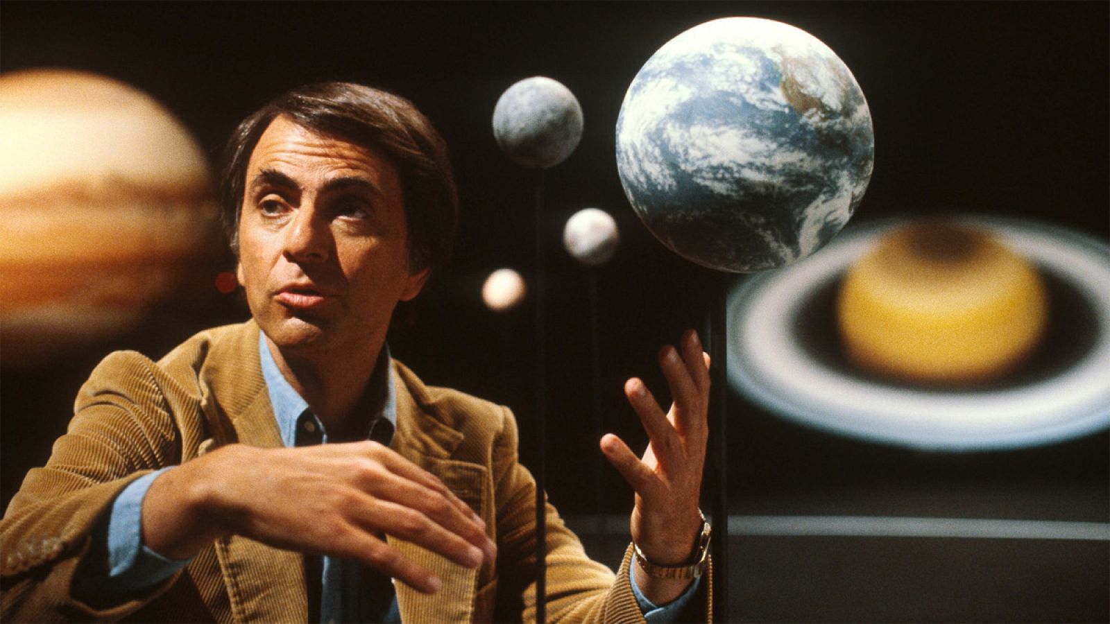 El astrofísico, cosmólogo y divulgador científico Carl Sagan.