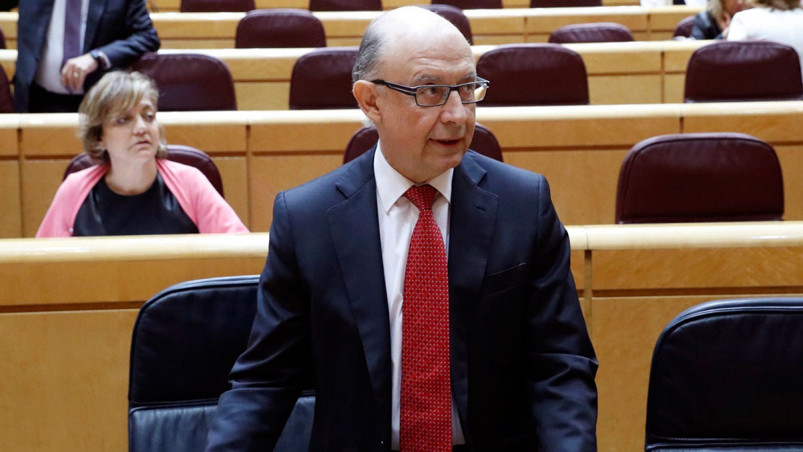 El ministro de Hacienda Cristóbal Montoro, en el Senado