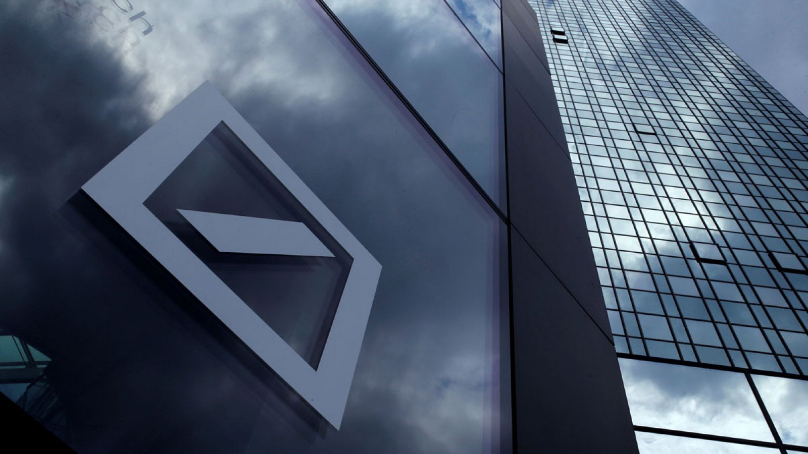 Imagen de junio de 2015 de la sede central del Deutsche Bank en Frankfurt (Alemania).