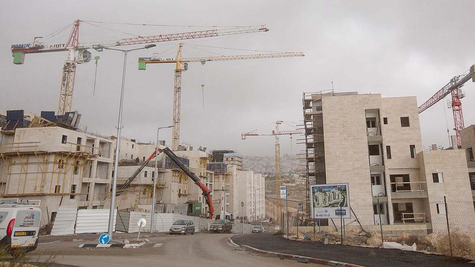 Varias construcciones se encuentran en marcha en el asentamiento de Har Homa, en el territorio palestino ocupado de Jerusalén Este.