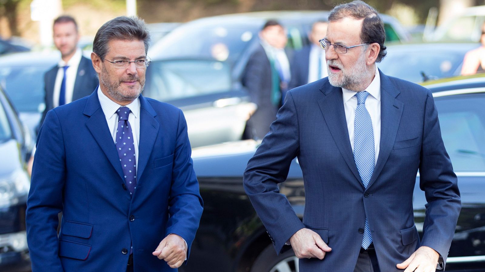 El ministro de Justicia, Rafael Catalá, y el presidente del Gobierno, Mariano Rajoy