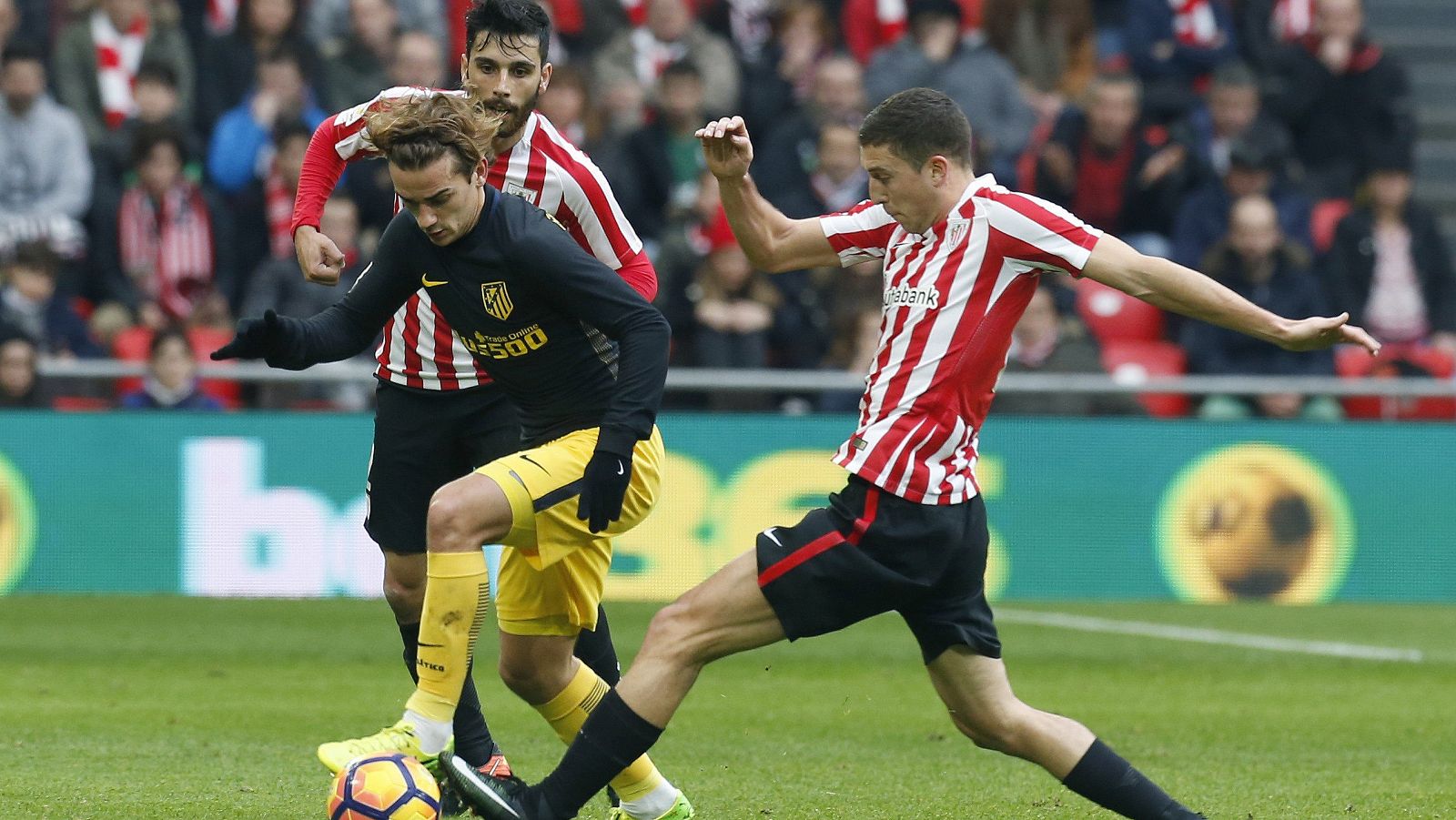 Griezmann se marcha de De Marcos.