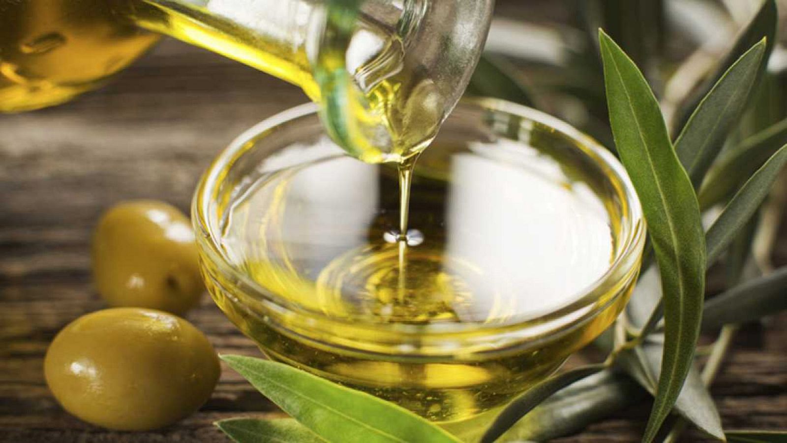 El estudio destaca, por primera vez, el papel beneficioso del consumo regular de aceite de oliva para la protección de los huesos.