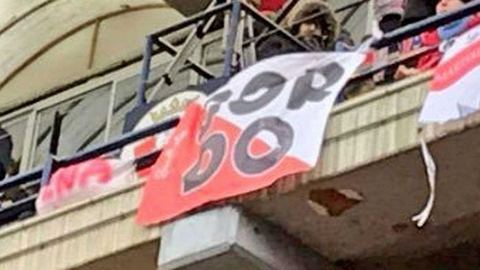 Esta es la pancarta que se pudo ver en El Sadar durante el Osasuna - Sevilla.