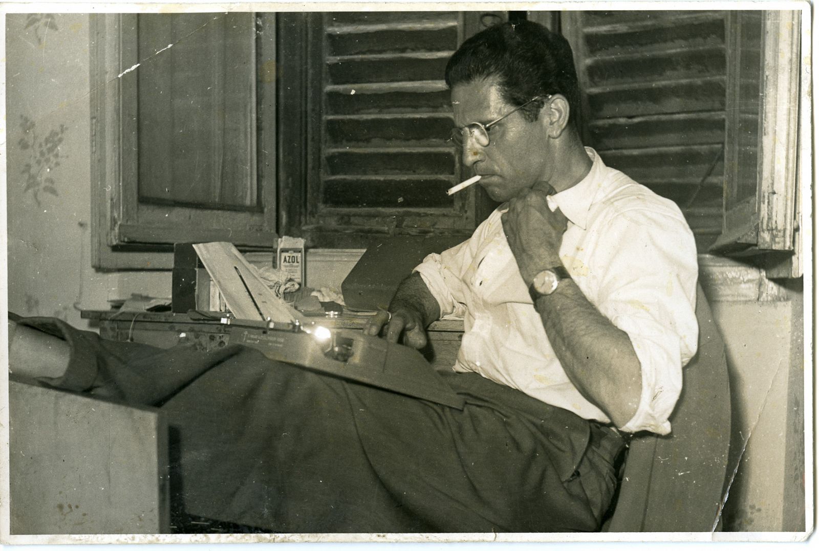 Jacques Leonard en su estudio en 1960