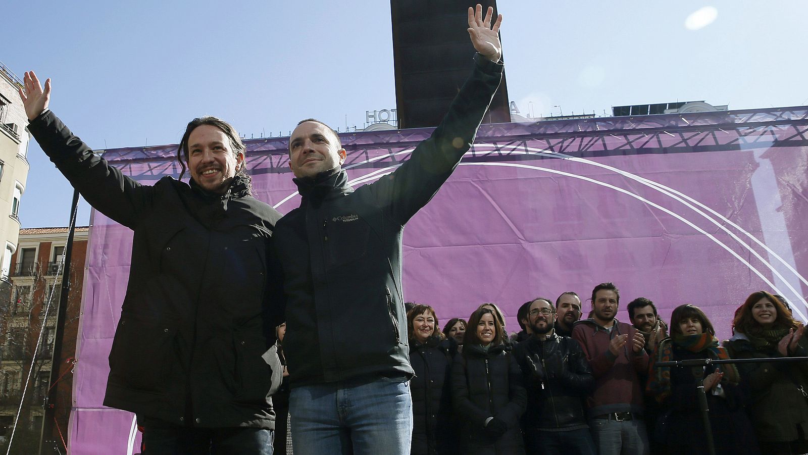 Fotografía de archivo del secretario general de Podemos, Pablo Iglesias, y el ex secretario en Madrid, Luis Alegre.
