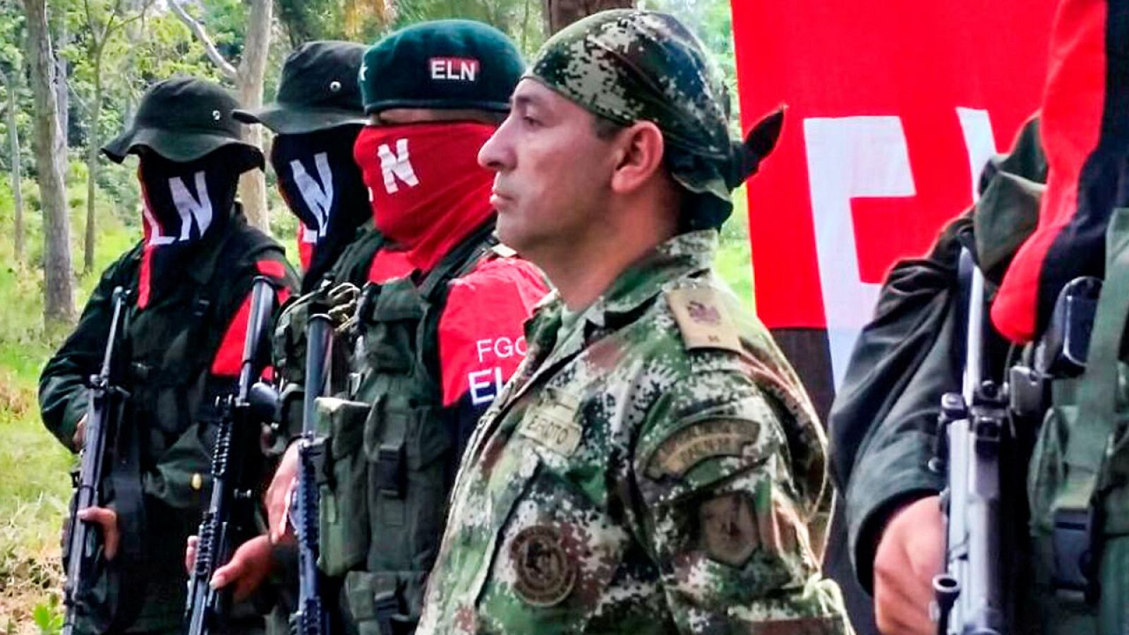 El soldado colombiano Freddy Moreno, en el momento de su liberación por la guerrilla del ELN