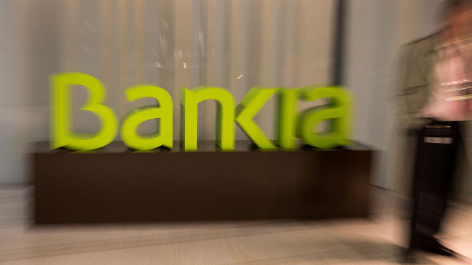 Logo de Bankia en la sala donde la entidad presentó sus resultados anuales