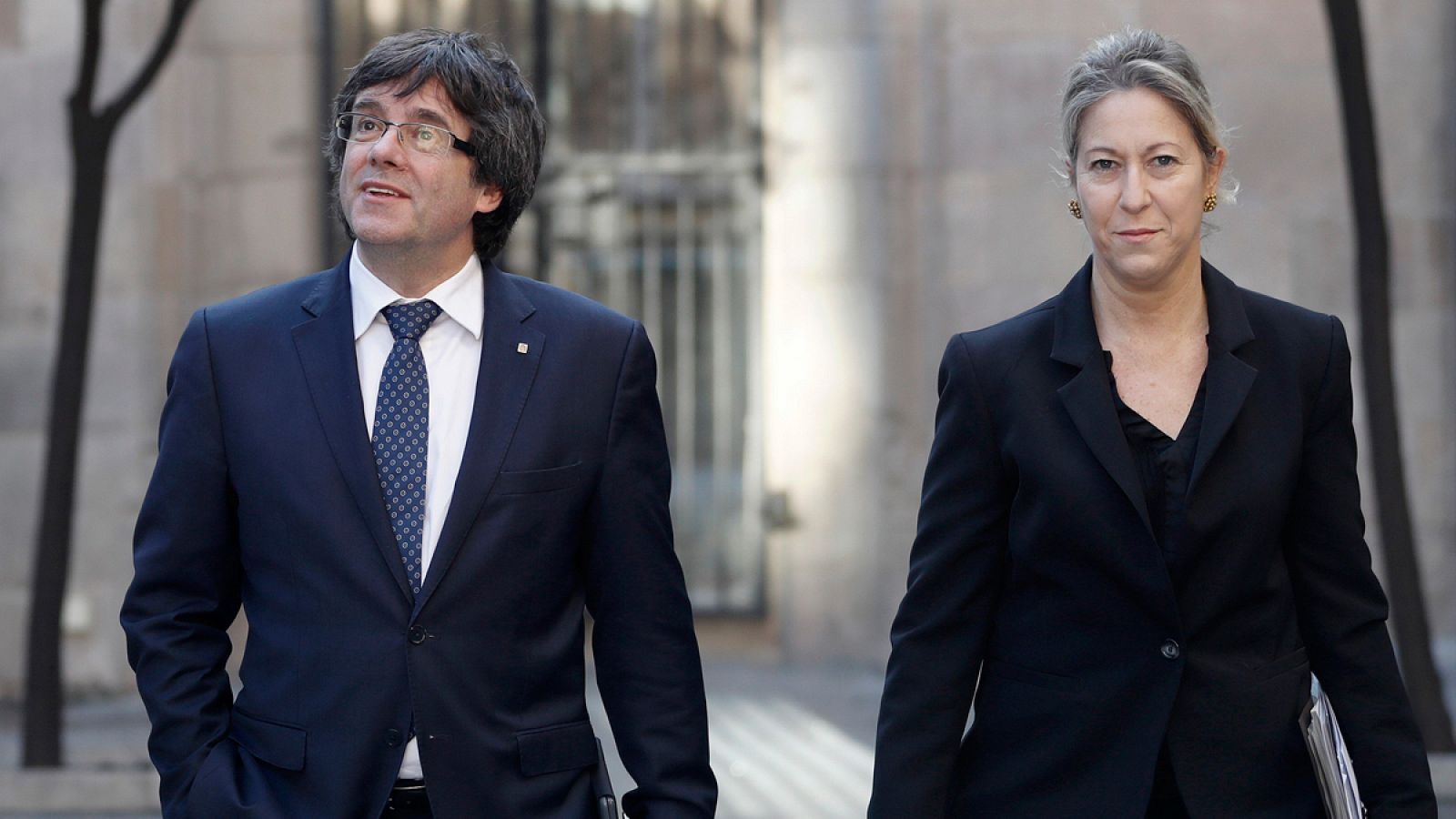 El presidente Carles Puigdemont y la consellera y portavoz del Govern, Neus Munté, momentos antes de su reunión