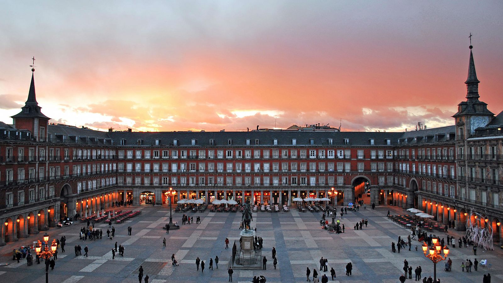 La Plaza Mayor de Madrid, una de las más populares de España