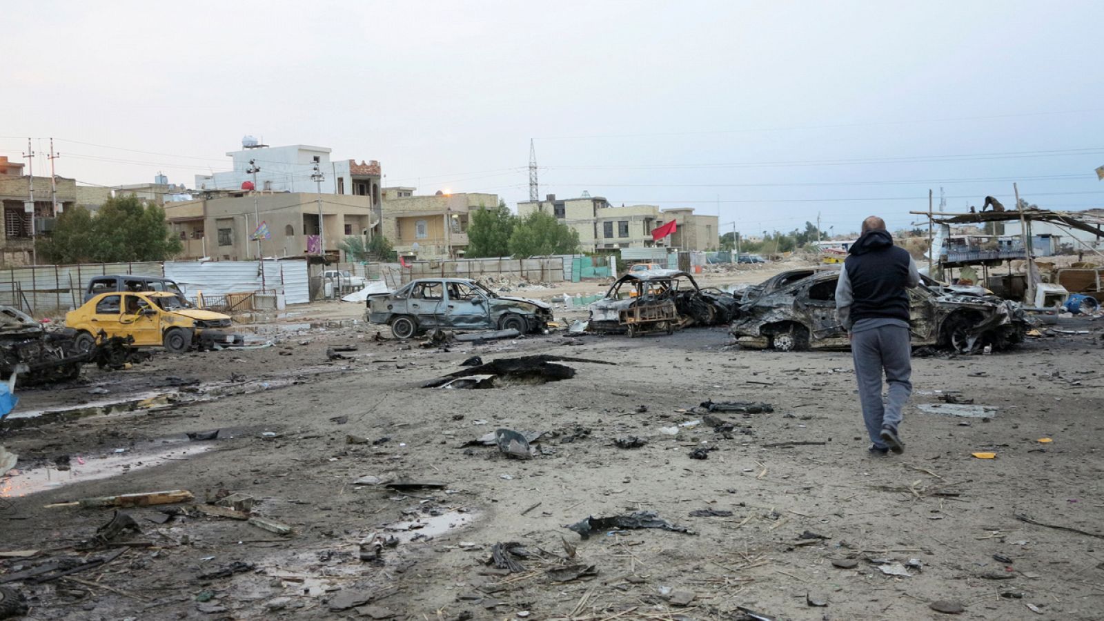 Medio centenar personas murieron en el último atentado con coche bomba en el sur de Bagdad.