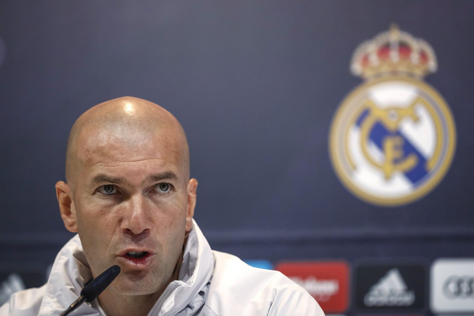 El entrenador francés del Real Madrid, Zinedine Zidane, durante la rueda de prensa.