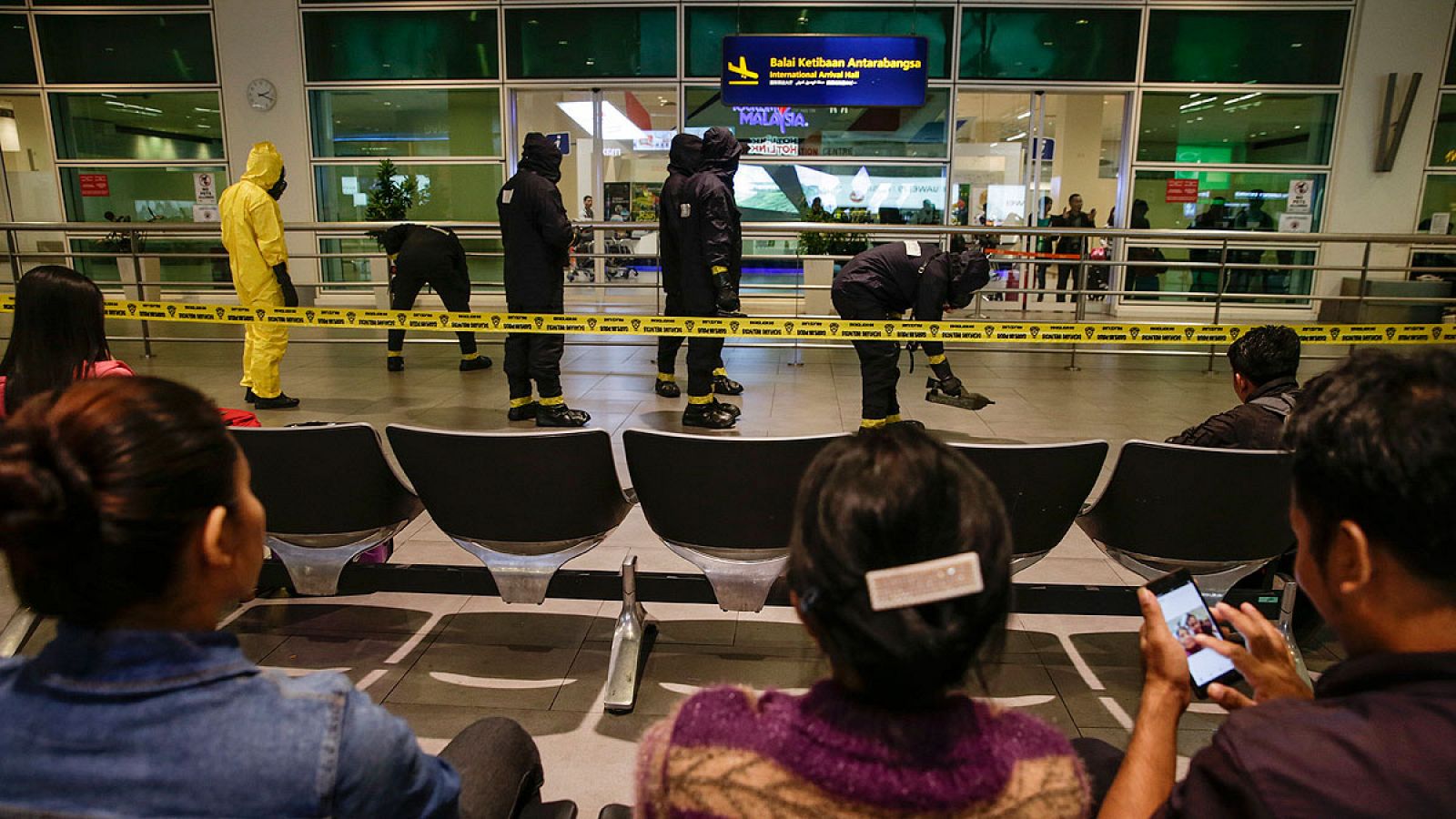 Analizan el aeropuerto de Kuala Lumpur tras el uso del agente nervioso VX