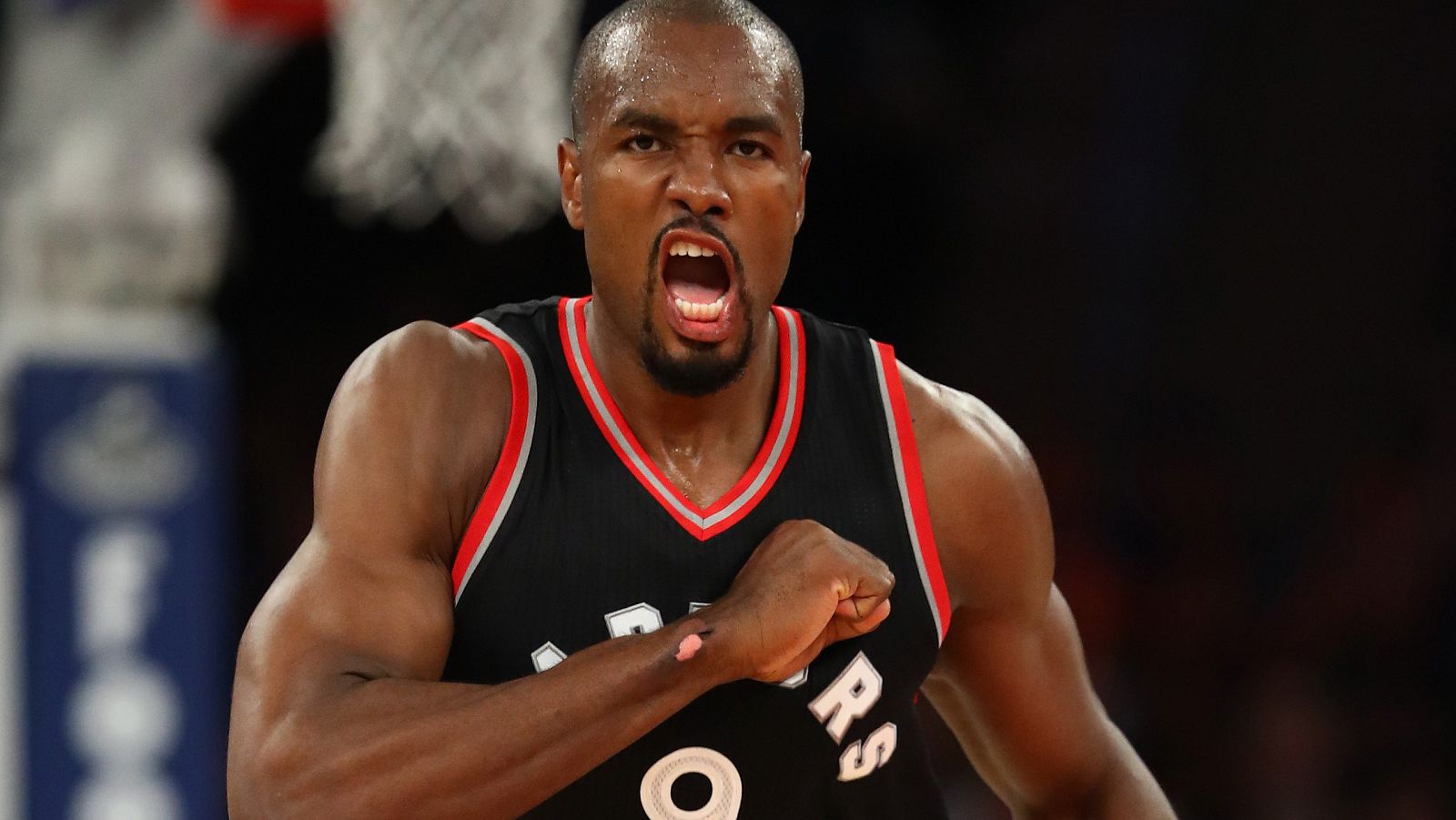 Ibaka vuelve a destacar con los Raptors.