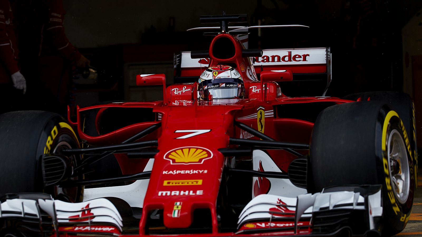 Raikkonen lidera los entrenamientos de Fórmula 1 en Montmeló