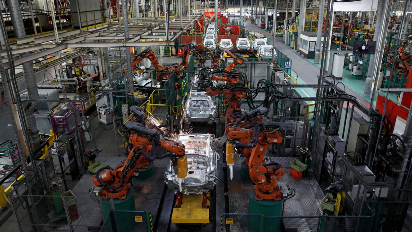 Robots en una planta de automoción en Francia