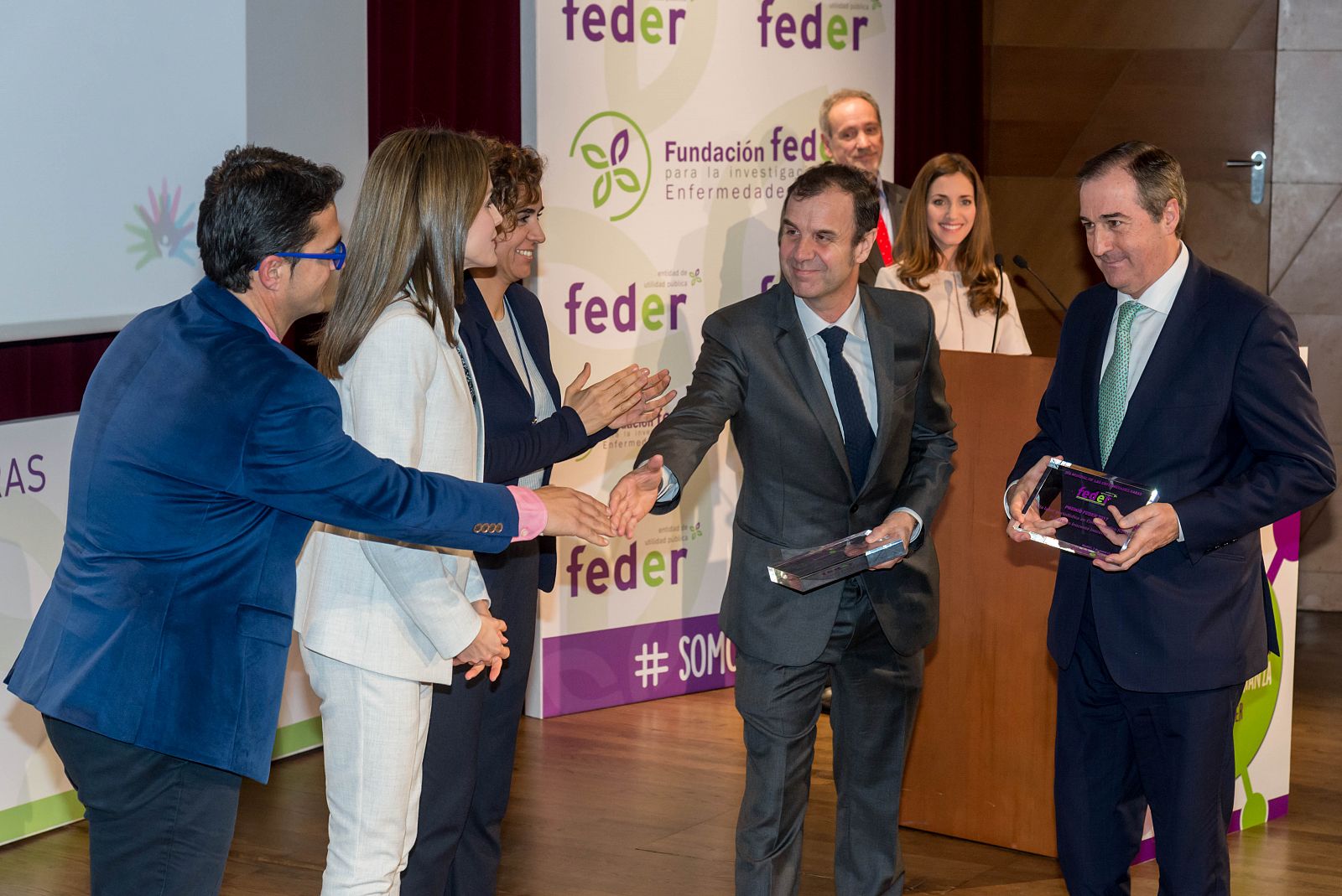 José Velasco y Eladio Jareño reciben el Premio FEDER de manos de la Reina Letizia