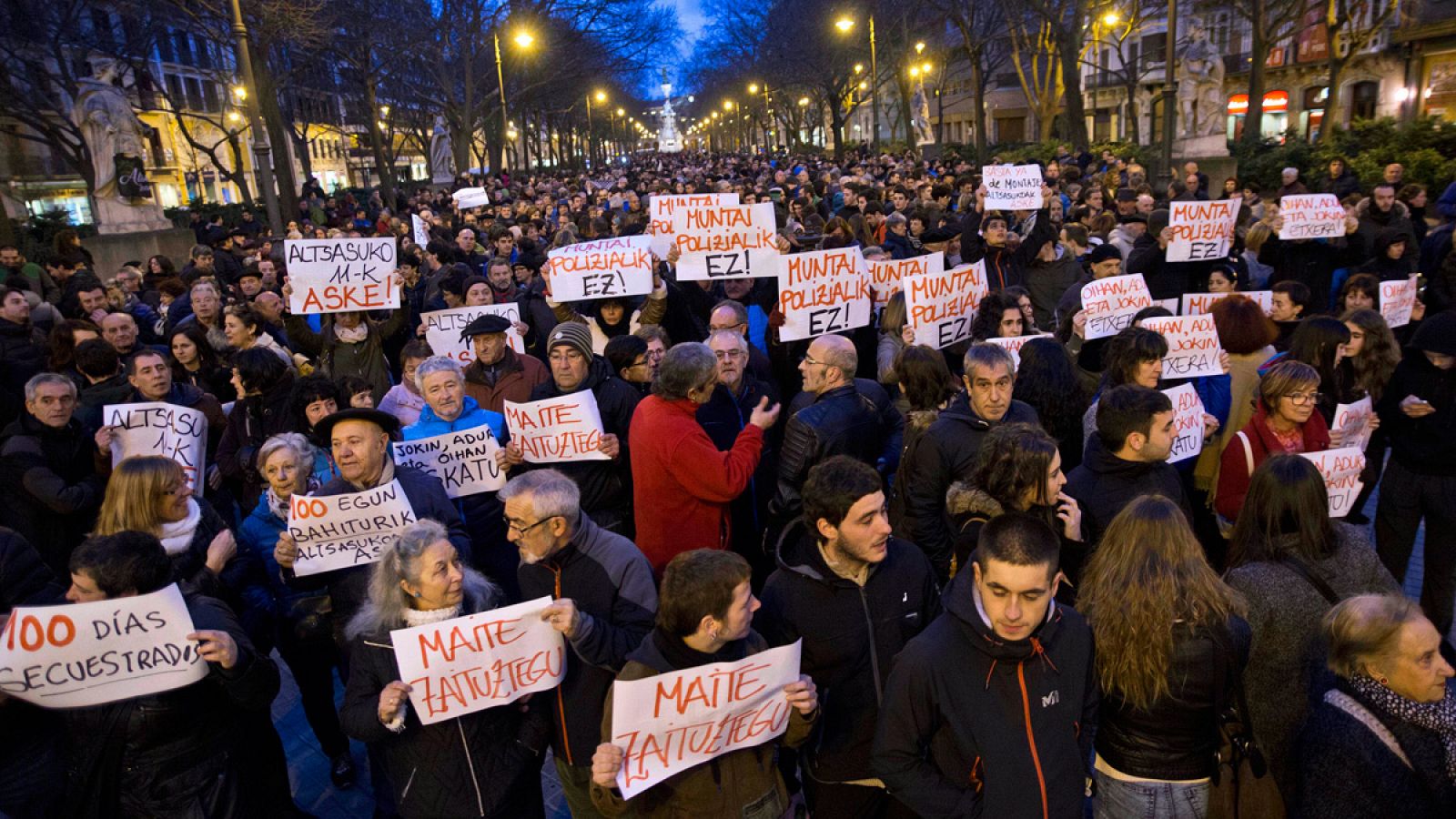 Cientos de personas pedían el pasado 24 de febrero en Pamplona la puesta en libertad de tres acusados de la agresión a dos guardias civiles y sus parejas