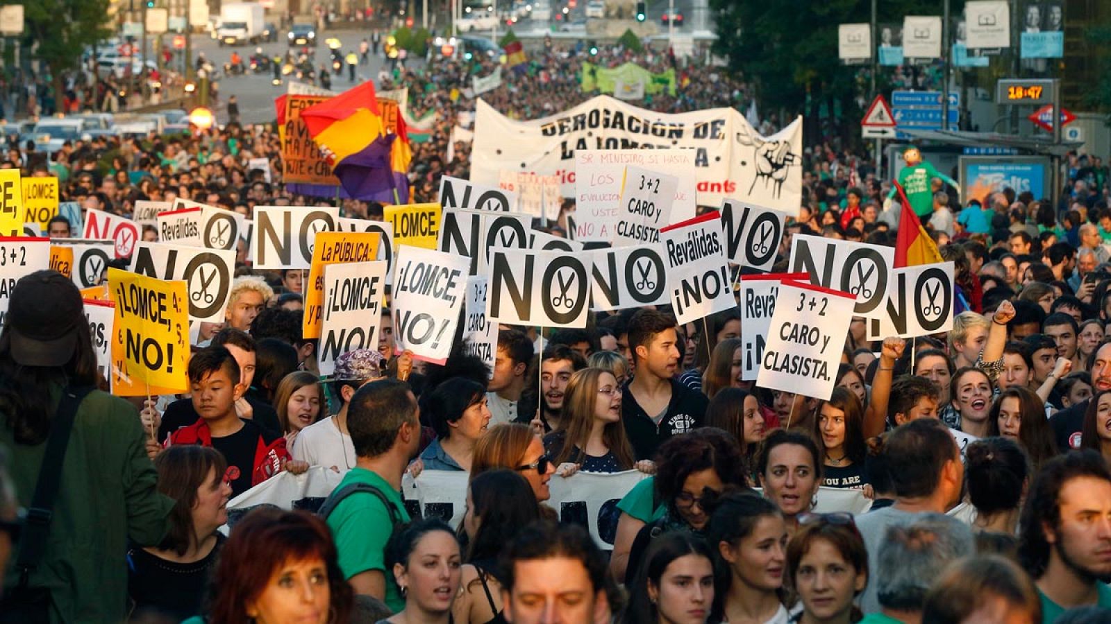 Imagen de la manifestación convocada por la Plataforma por la Escuela Pública en Madrid el pasado mes de octubre