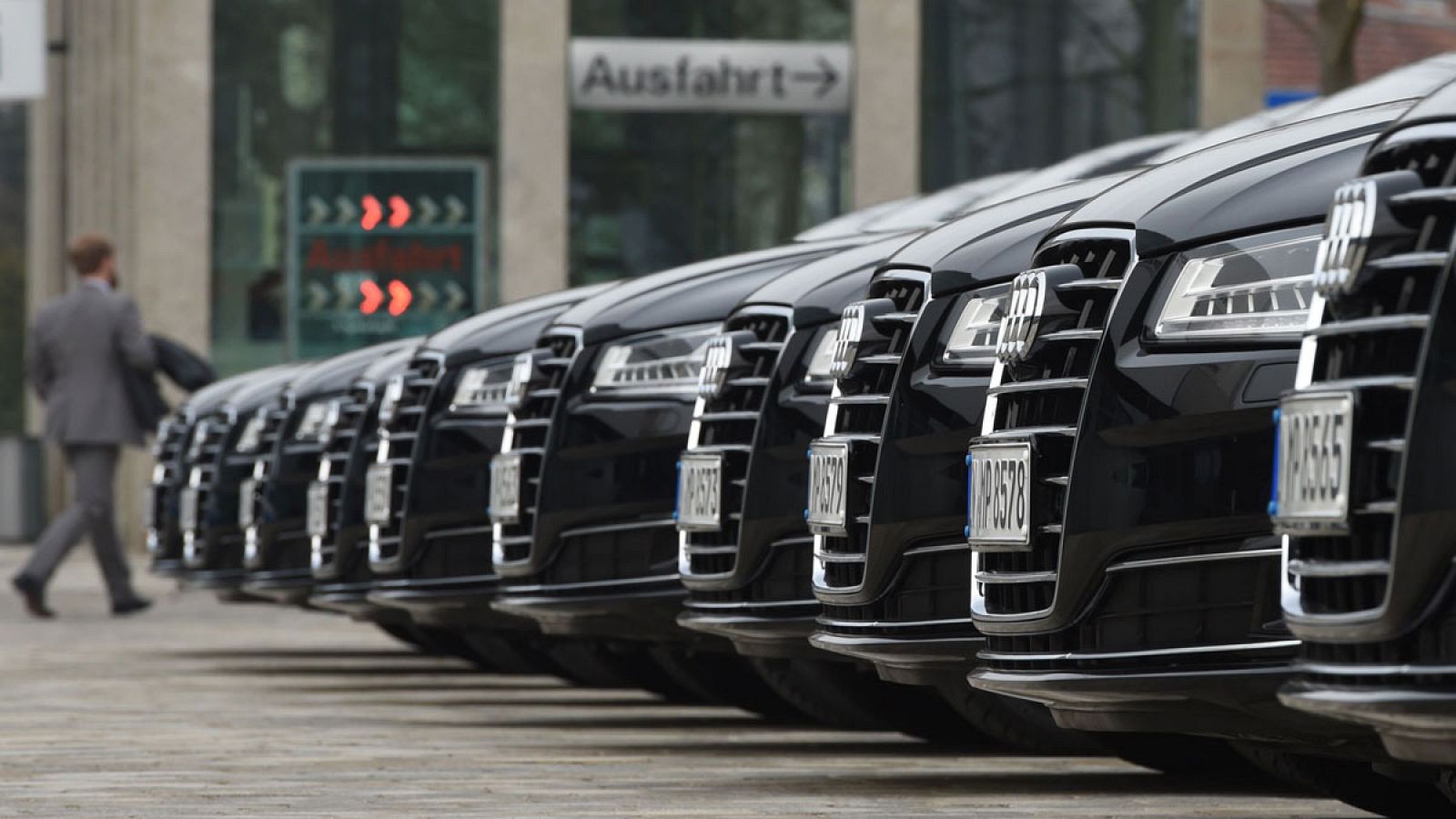 Varios vehículos aparcados en la sede de Audi de Ingolstadt