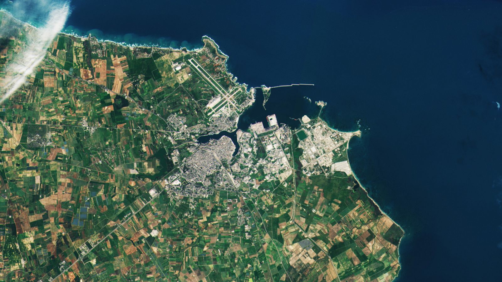 Imagen de la ciudad italiana de Brindisi, tomada por el satélite Sentinel-2B.