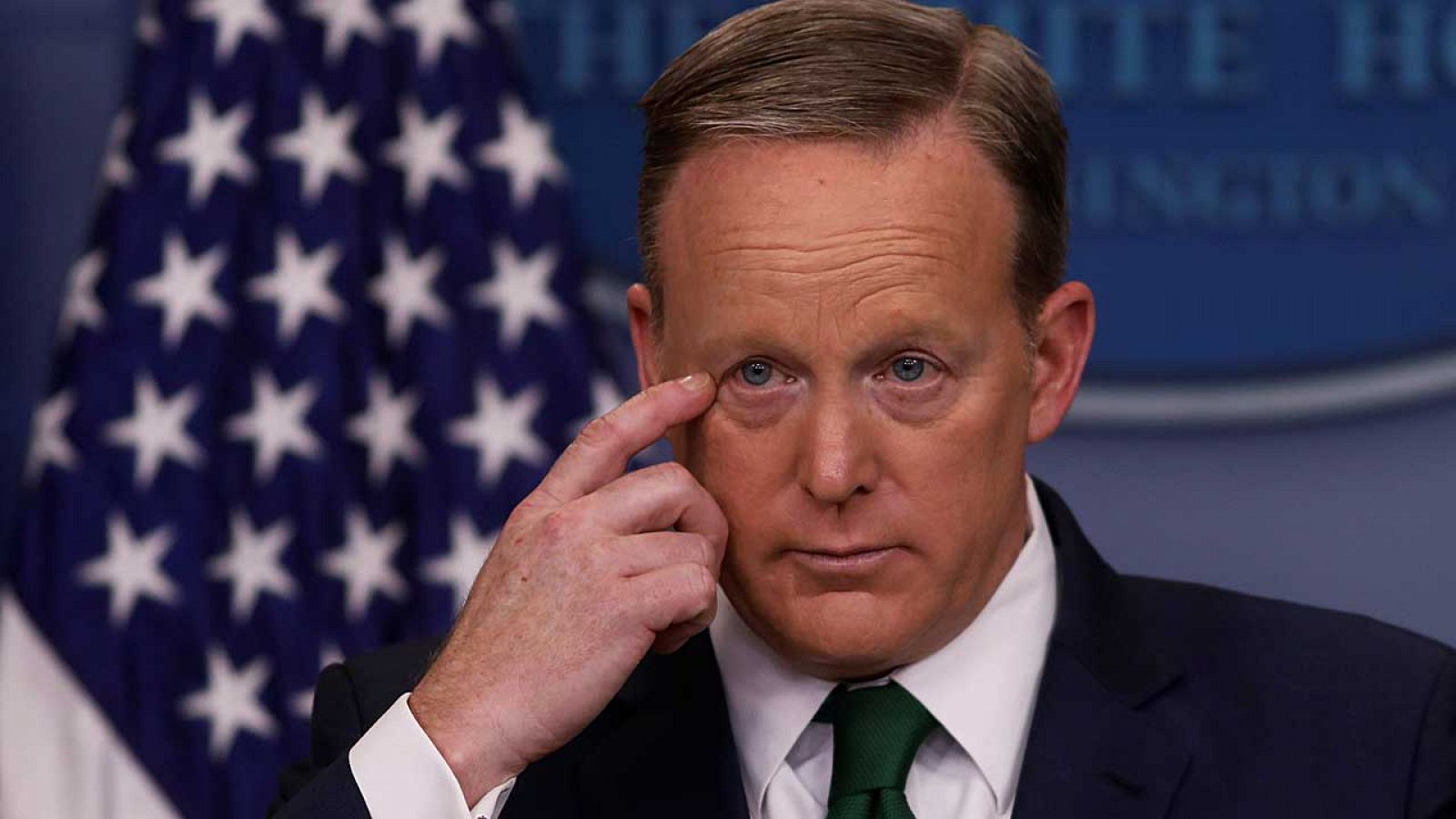 El secretario de prensa de la Casa Blanca, Sean Spicer, mantiene su rueda de prensa diaria en Washington.