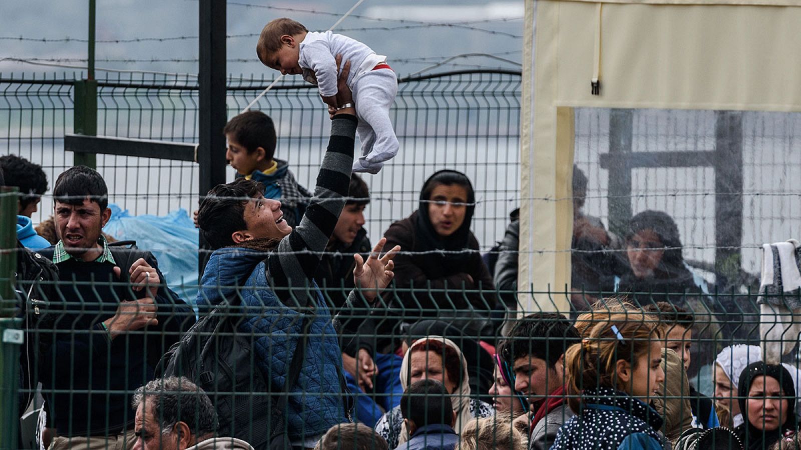 Inmigrantes en Turquía tras ser interceptados tratando de llegar a la isla griega de Lesbos