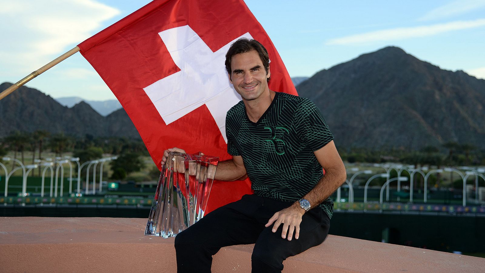 Roger Federer celebra su triunfo en el Masters 1.000 de Indian Wells.