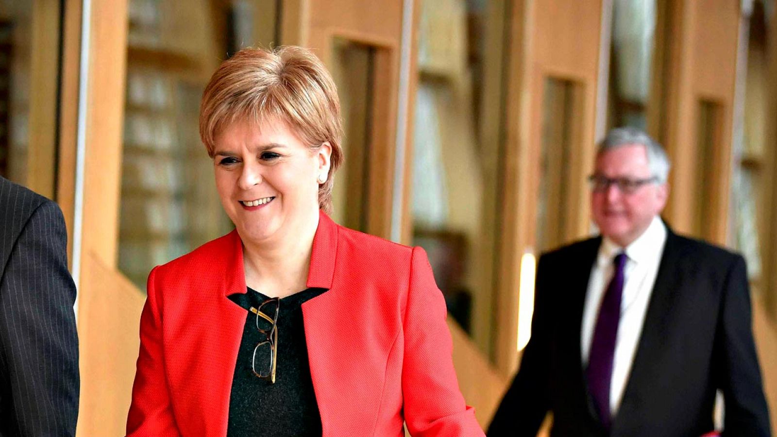 La ministra principal de Escocia, Nicola Sturgeon, en el Parlamento de Holyrood