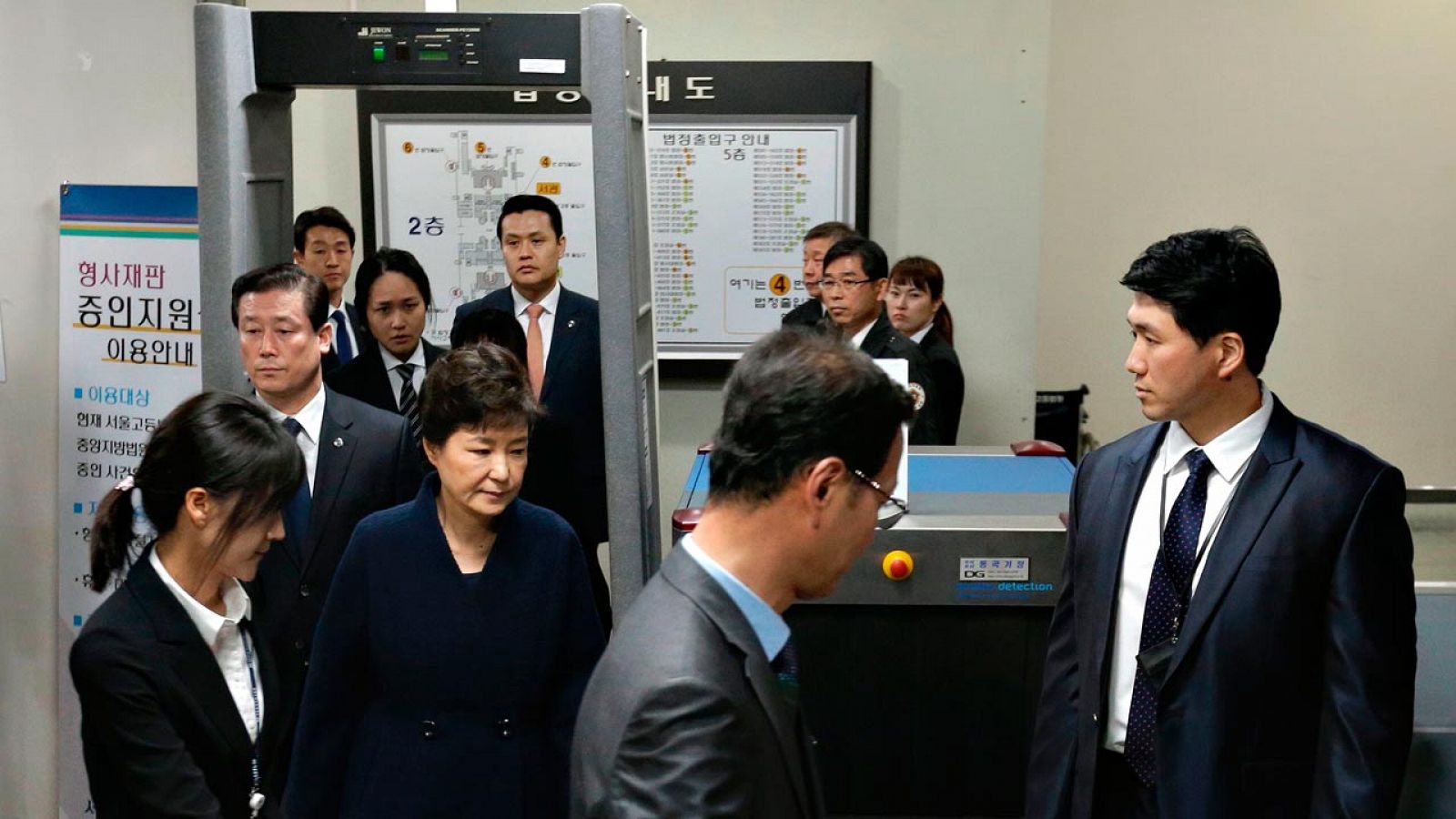 La expresidenta de Corea del Sur, Park Geun-hye, a su llegada qa los juzgados de Seúl