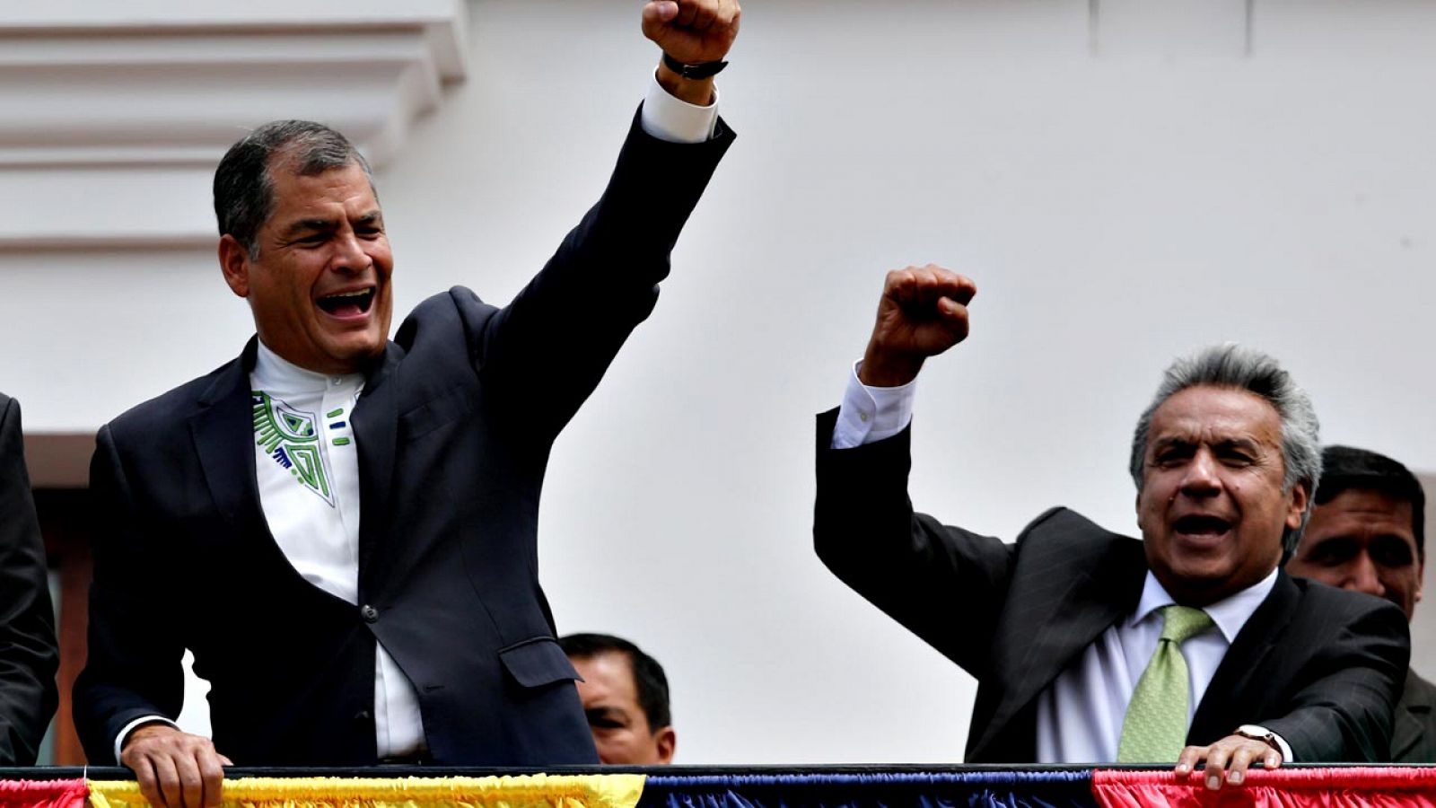 El presidente saliente de Ecuador, Rafael Correa, junto a su sucesor, Lenín Moreno