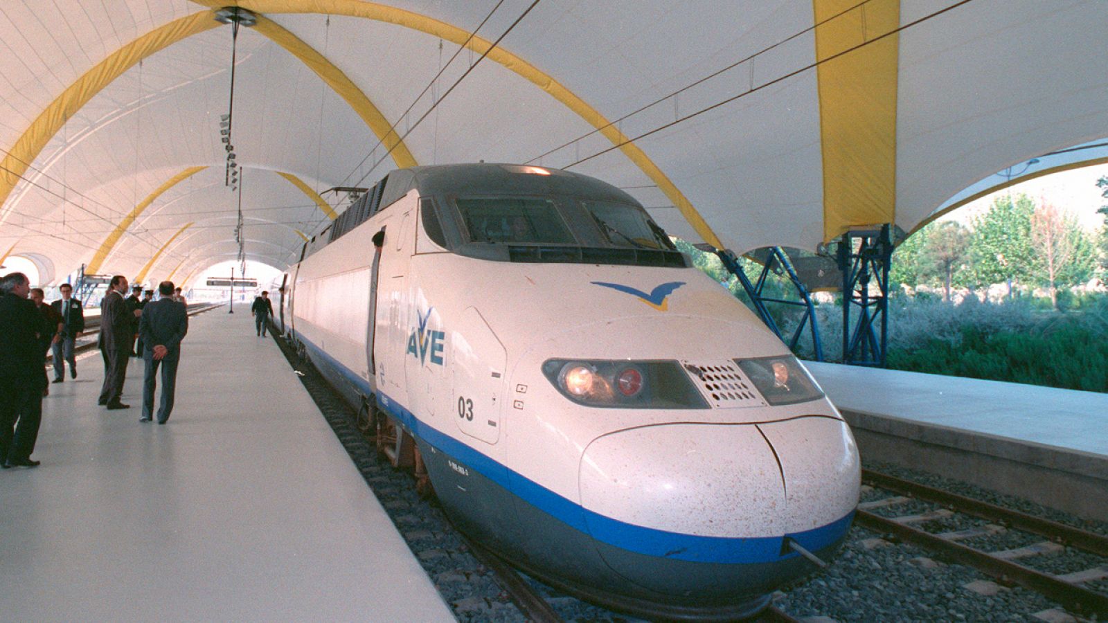 El viaje inaugural del AVE a Sevilla se realizó el 14 de abril de 1992