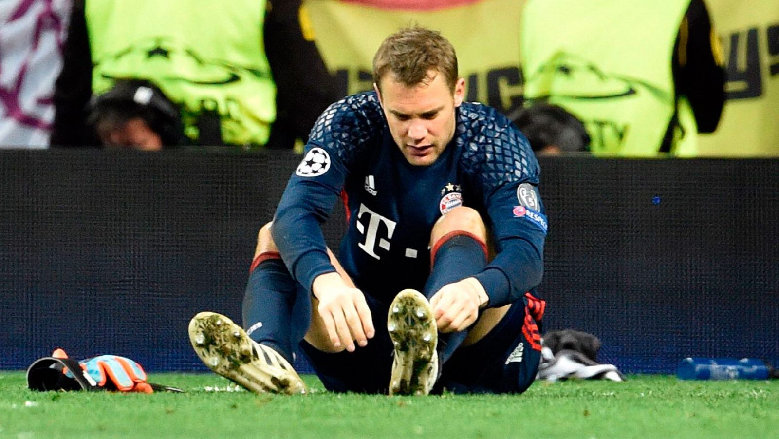 Manuel Neuer se lesionó ante el Madrid