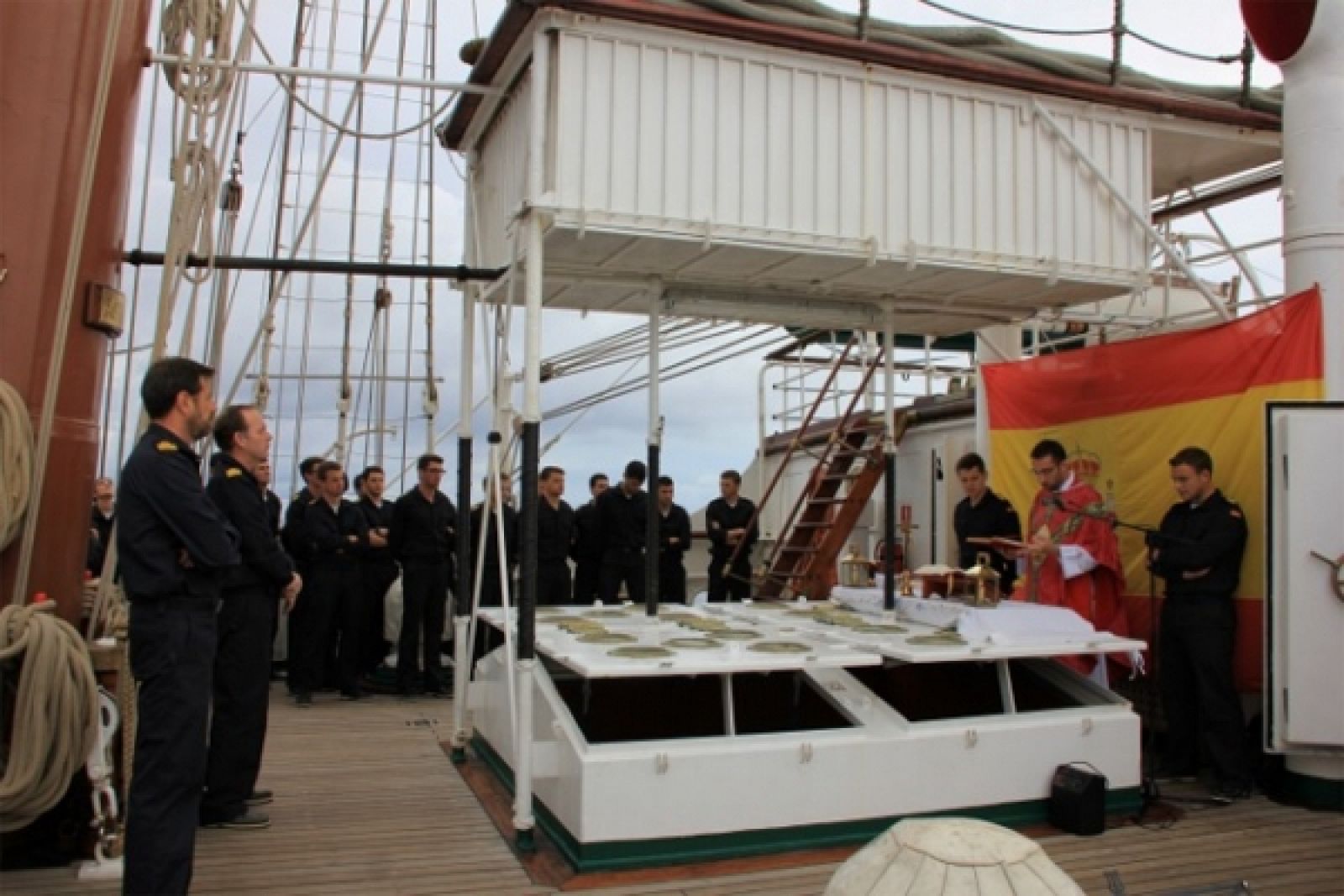 Celebración a bordo del buque escuela Juan Sebastián Elcano