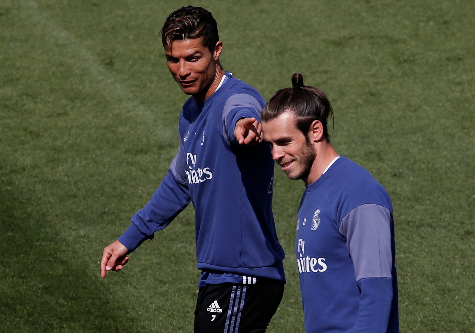 Cristiano Ronaldo junto Gareth Bale durante el entrenamiento.
