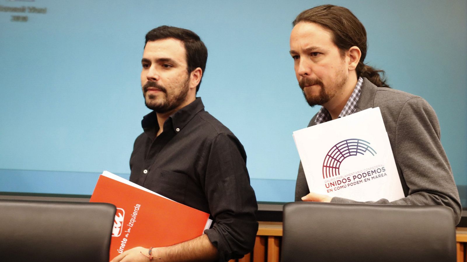 El secretario general de Podemos, Pablo Iglesias, y el líder de IU, Alberto Garzón, presentan en el Congreso su alternativa a los Presupuestos Generales del Estado para 2017