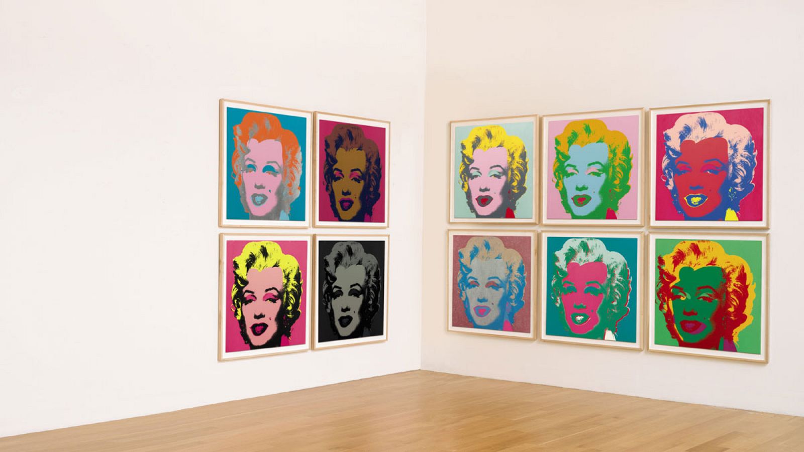 Fotografía cedida por la casa de subastas Sotheby's de diez de las célebres serigrafías del retrato de Marilyn Monroe de Andy Warhol.